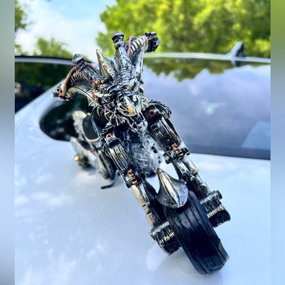 Nemesis Now Dracus Birota Steampunk Dragon Motorcycle Figurine 29cm - Picture 2 of 3